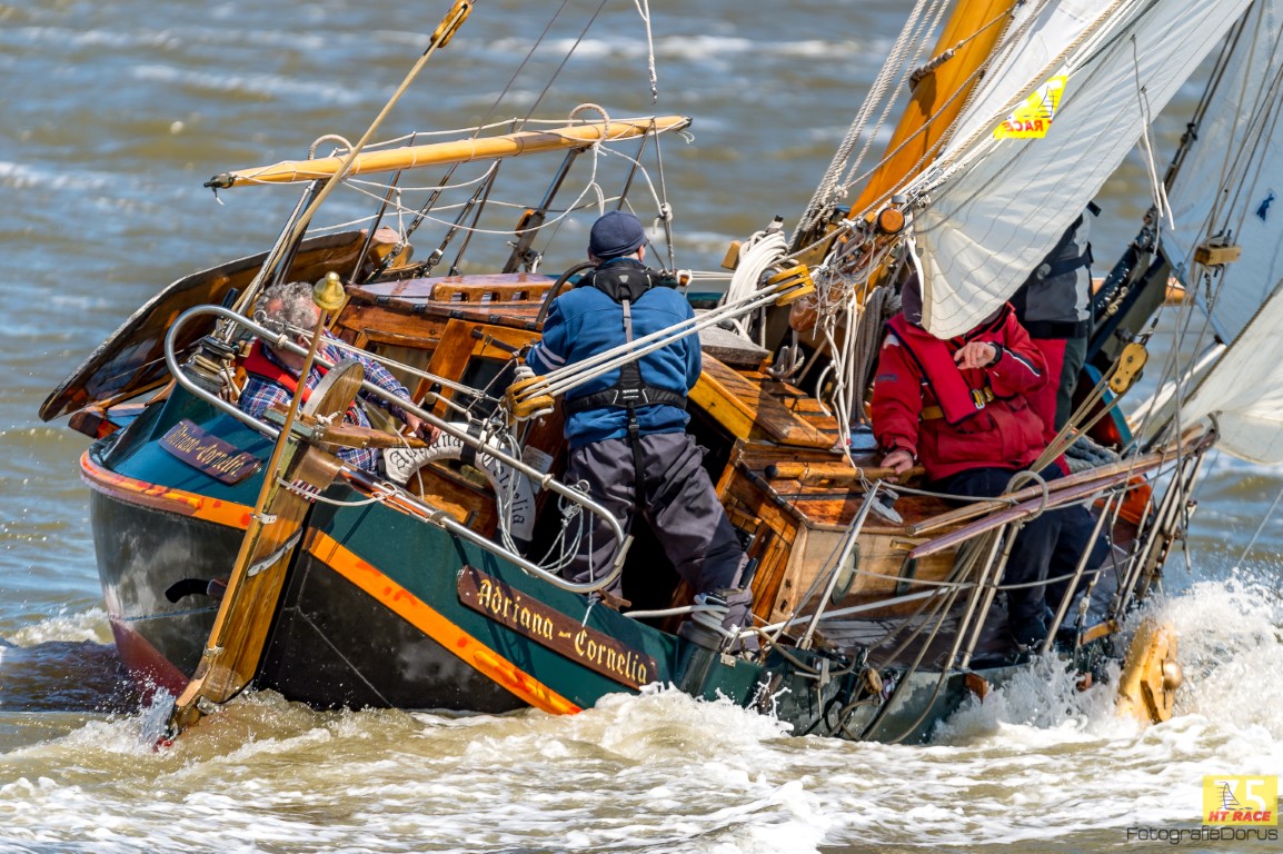 scherp aan de wind